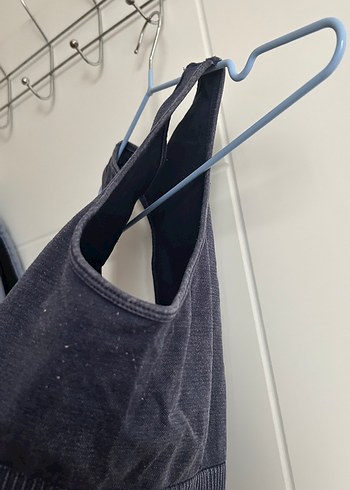 Yüksek Yakalı Spor Crop Top - Görsel 2