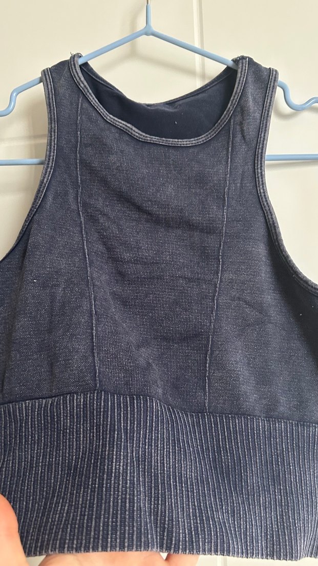 Yüksek Yakalı Spor Crop Top - Görsel 3