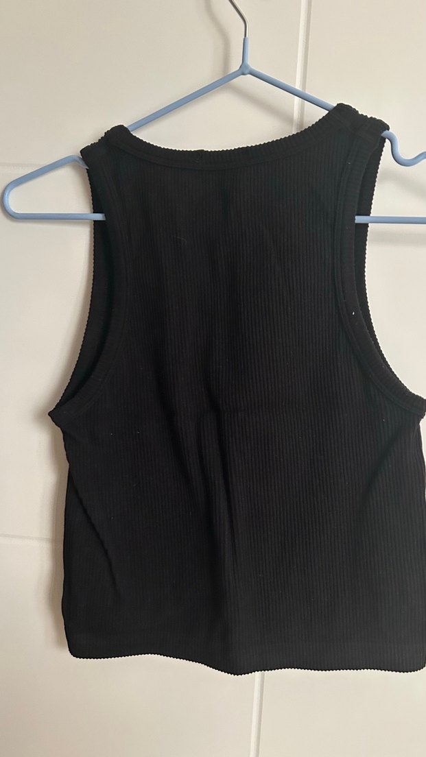 Siyah Kolsuz Yüksek Yakalı Crop Top - Görsel 4