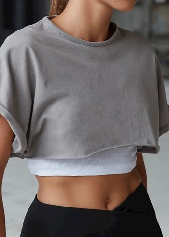 Gri Crop Top Kadın Spor Tişörtü