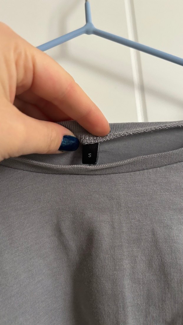 Gri Crop Top Kadın Spor Tişörtü - Görsel 5