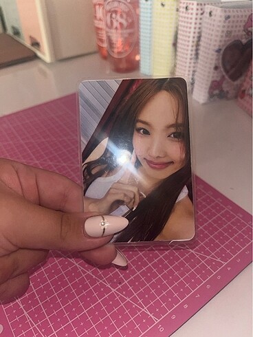 Nayeon pc (yanına hediye koyuyorum)