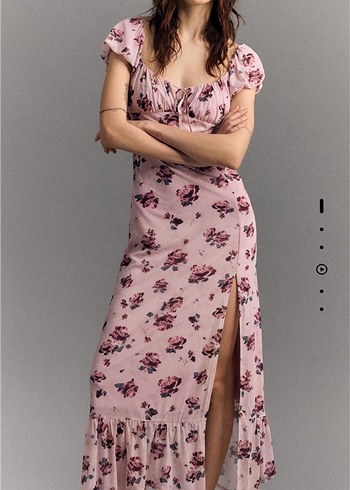 Bershka Pembe Çiçek Desenli Uzun Yırtmaçlı Elbise - Görsel 2