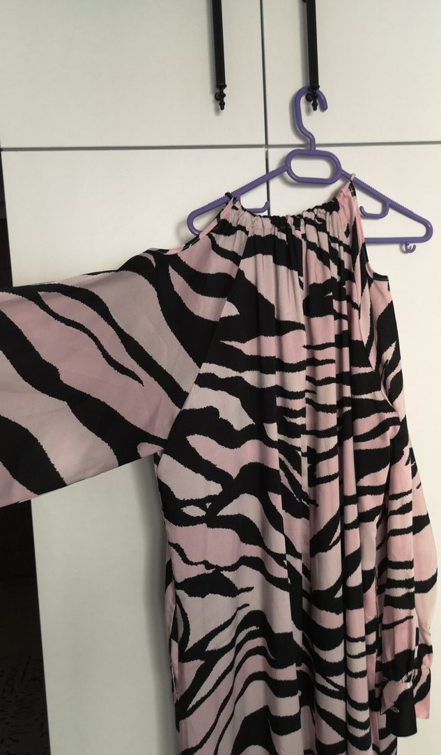 Pembe Zebra Desenli Uzun Pilili Kadın Elbise - Görsel 3