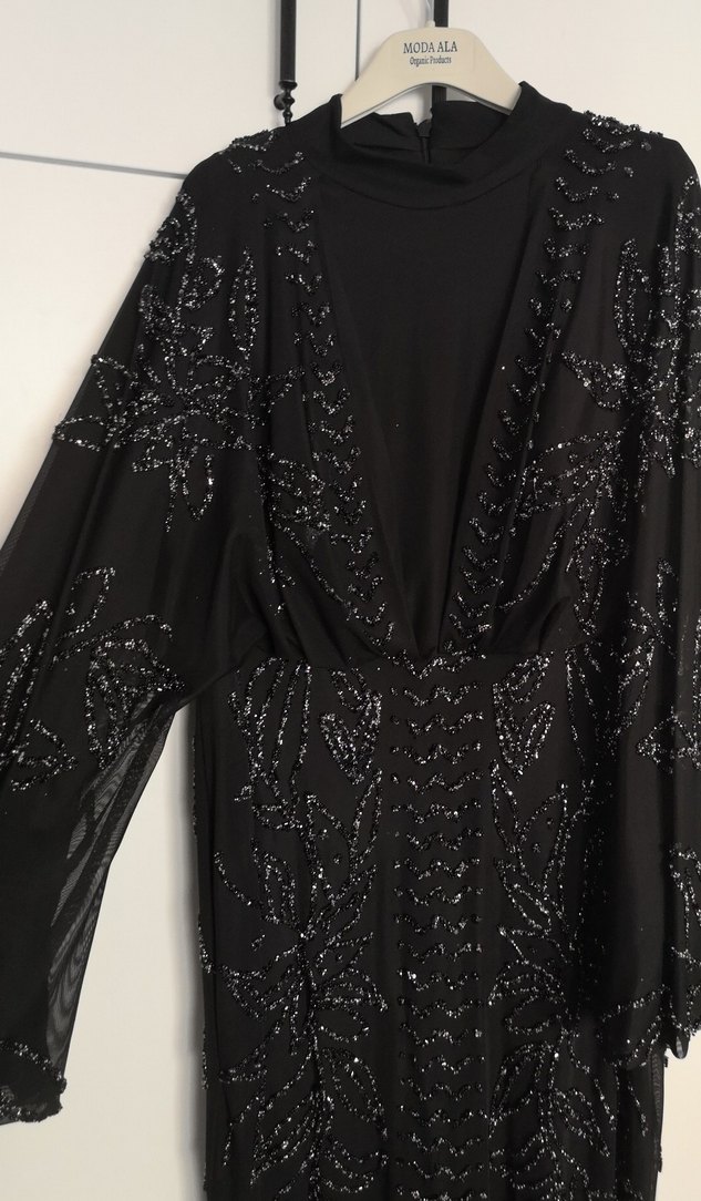 Uzun Kollu Siyah V Yaka İşlemeli Gotik Elbise - Görsel 4