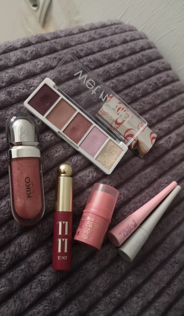 Makyaj malzemeleri - Görsel 2