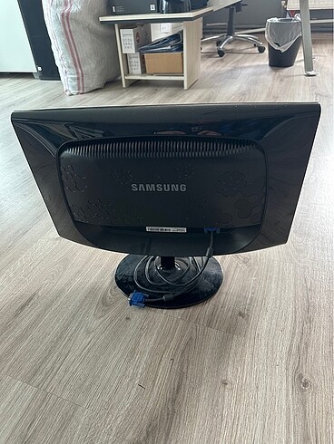  Beden Renk Samsung monitör 2 tane var