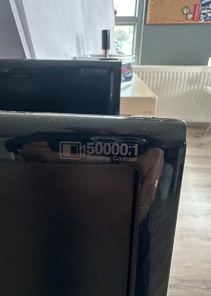 Samsung monitör 2 tane var - Görsel 2