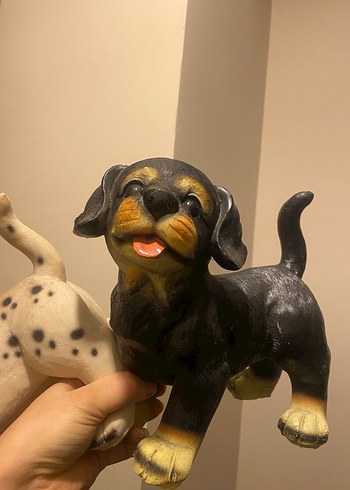 Beyaz ve Siyah Köpek Figürleri - Görsel 2