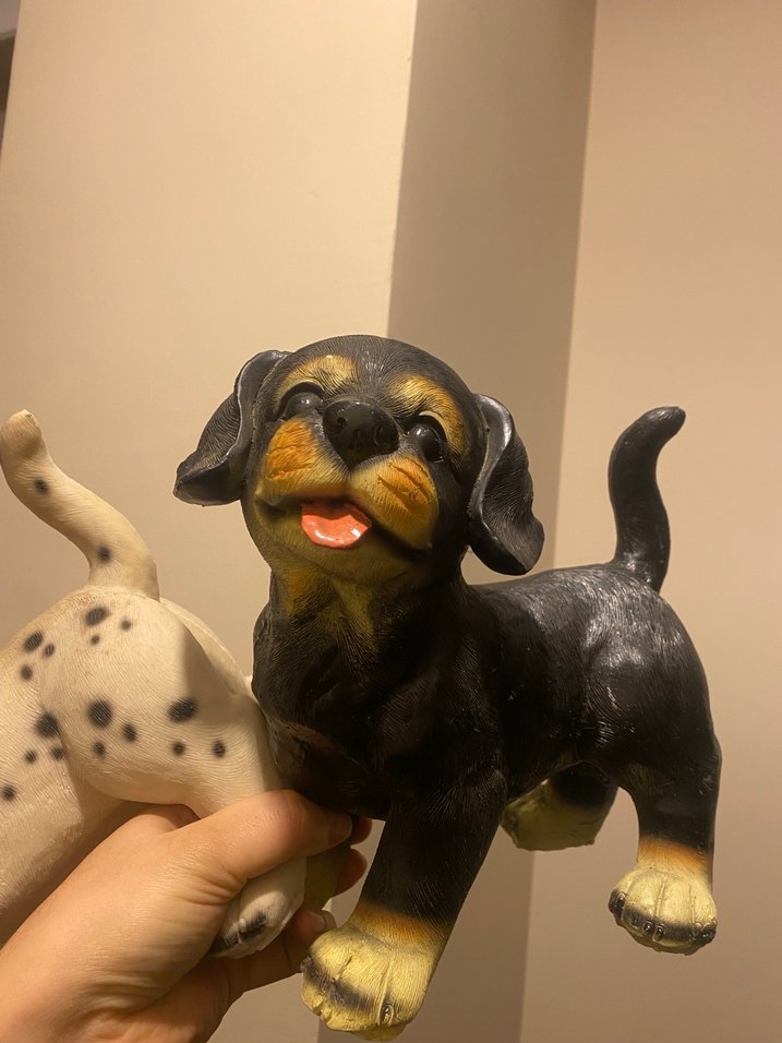 Beyaz ve Siyah Köpek Figürleri - Görsel 2