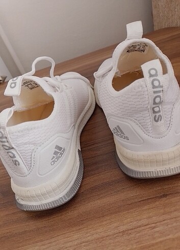 38 Beden Adidas fileli 38 numara spor ayakkabı 2 kez giyilmistir