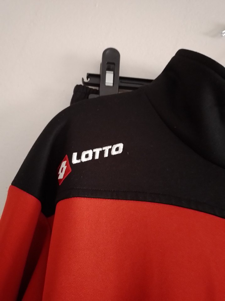 Kırmızı Siyah Erkek  Eşofman Takımı lotto marka cepli m beden - Görsel 2