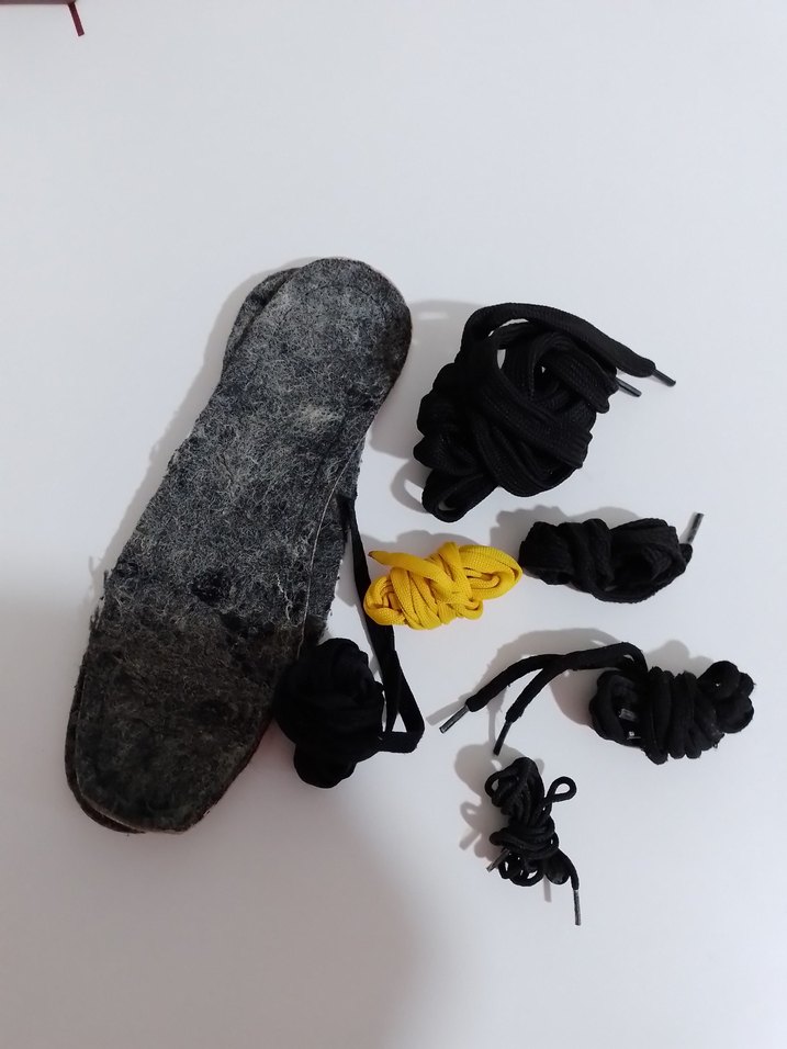 Siyah Gotik Erkek Ayakkabı Bağcığı resimdeki iplerin hepsi - Görsel 3