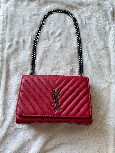 YSL ZİNCİRLİ ÇANTA (Orijinal değil)