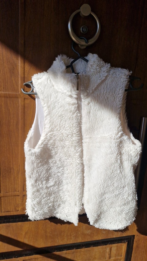 Beyaz Kürklü Kolsuz Kız çocuğu Yelek - Görsel 2