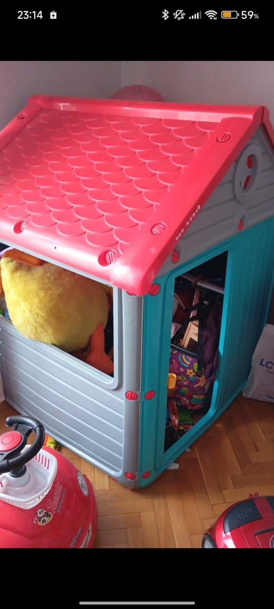 Pembe çatılı gri oyuncak evi - Görsel 2