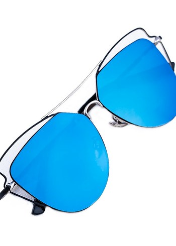 Mavi ayna camlı Kadın Güneş Gözlüğü - Görsel 4