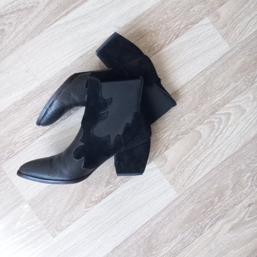 Yılan Desenli Siyah Deri Stiletto Bot - Görsel 2