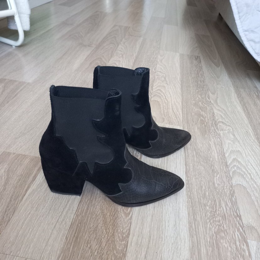 Yılan Desenli Siyah Deri Stiletto Bot - Görsel 3