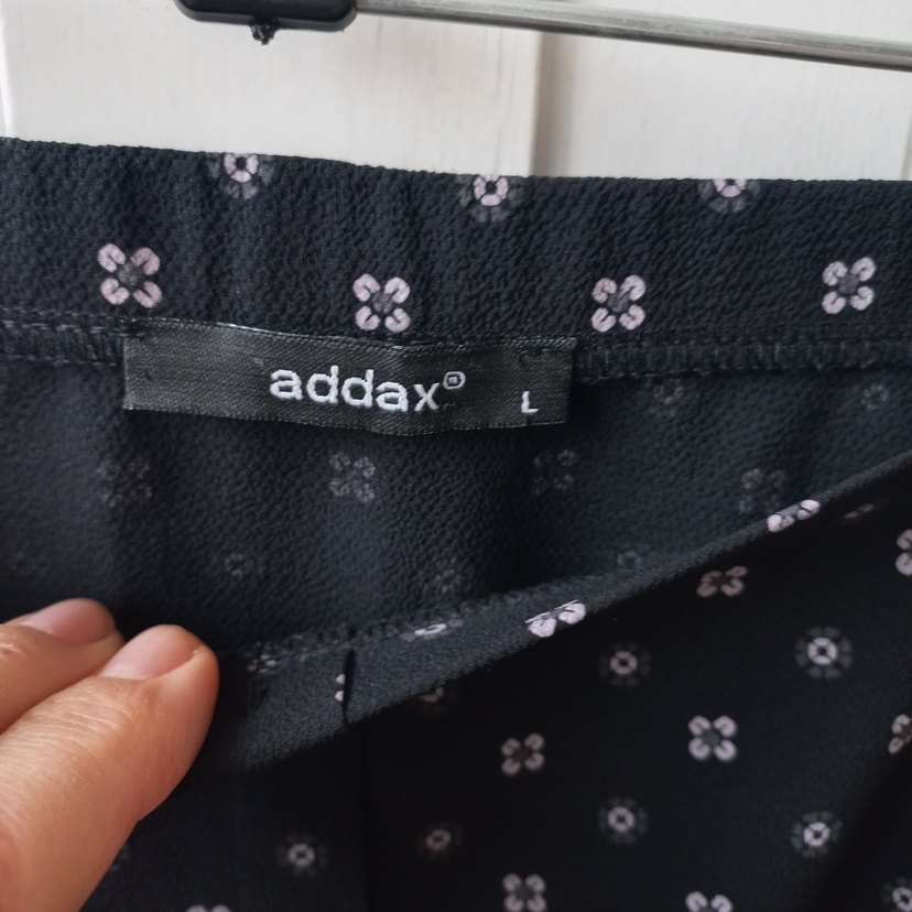 Düğmeli, Kayık Yaka, Viskon Kadın Bluz - Görsel 4