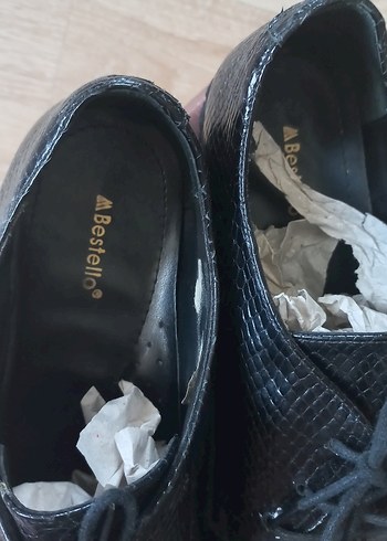 Yılan Desenli Siyah Bağcıklı Kadın Ayakkabı - Görsel 5