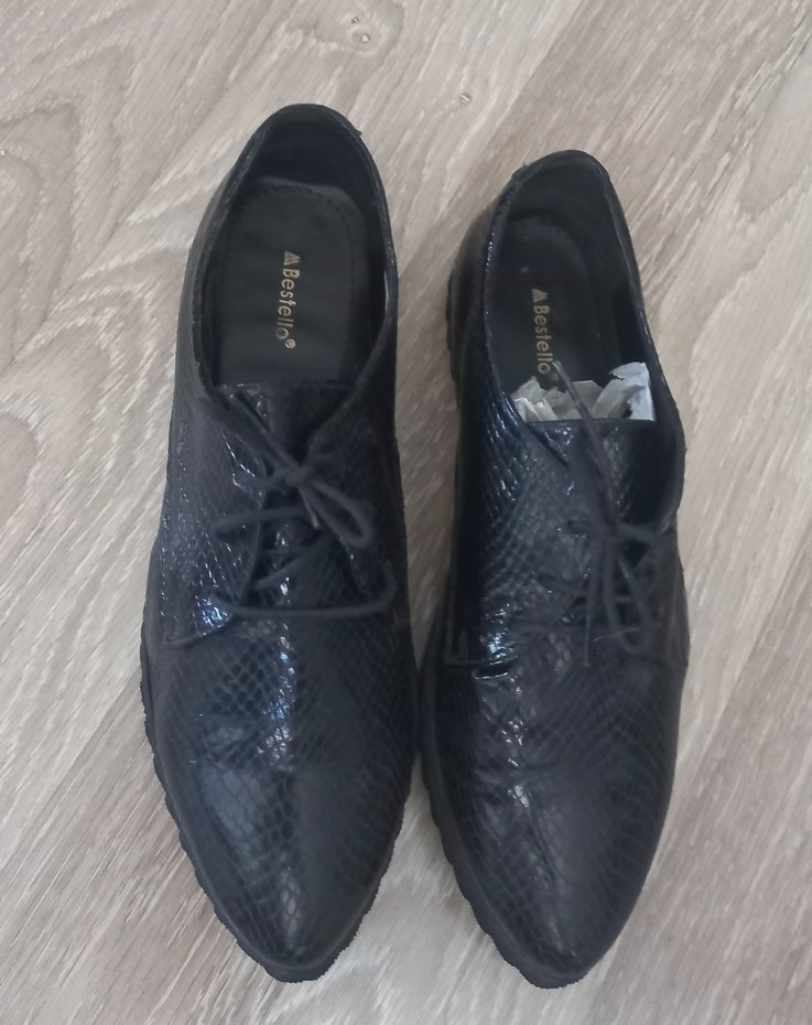 Yılan Desenli Siyah Bağcıklı Kadın Ayakkabı - Görsel 3