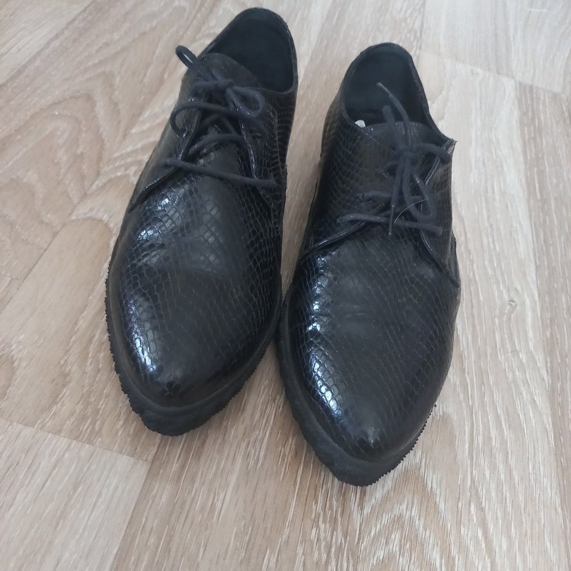 Yılan Desenli Siyah Bağcıklı Kadın Ayakkabı - Görsel 2