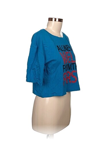 Ayakkabı dünyası Ayakkabı dünyası T-shirt %70 İndirimli.