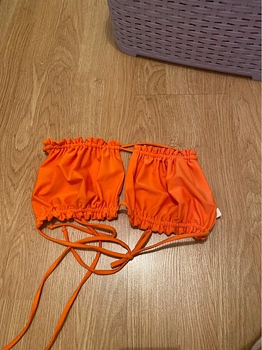Turuncu bikini üstü