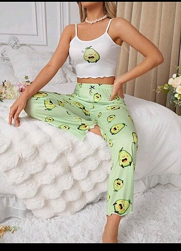 m Beden yeşil Renk Avokado Desenli Pijama Takımı