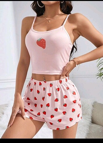 m Beden Kadın Çilek Desenli Pijama Takımı M,S,L