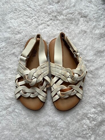 Zara Kız bebek sandalet