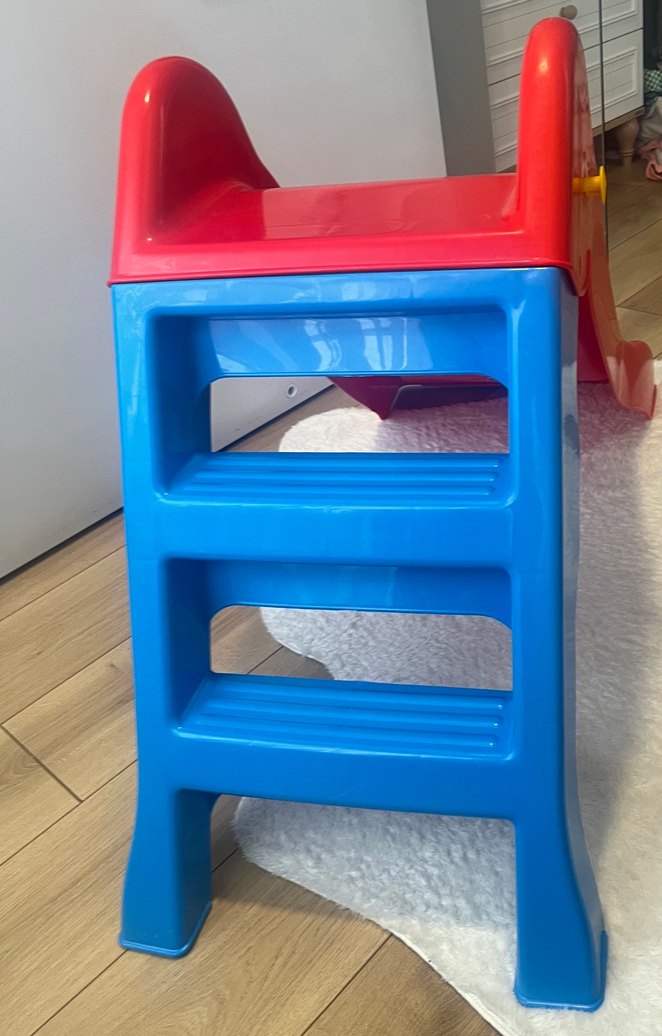 Kırmızı Çocuk Kaydırağı - Görsel 3