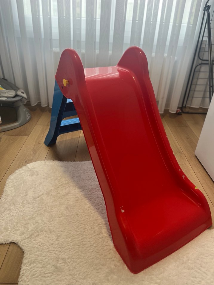 Kırmızı Çocuk Kaydırağı - Görsel 2