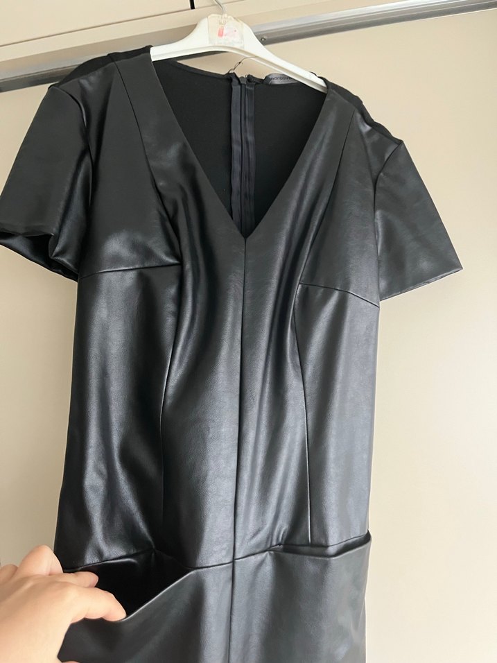 Drapeli Siyah Deri Kadın Tulum - Görsel 2