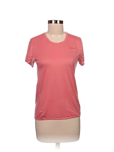 Decathlon T-shirt %70 İndirimli.