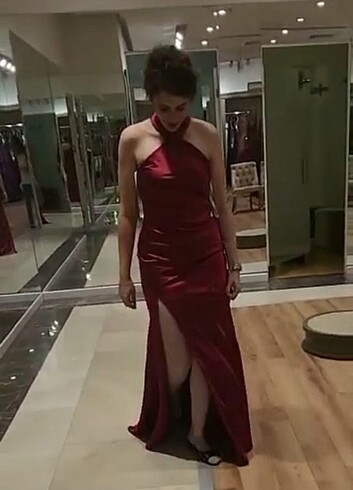 Bordo renk halter yaka abiye elbise 