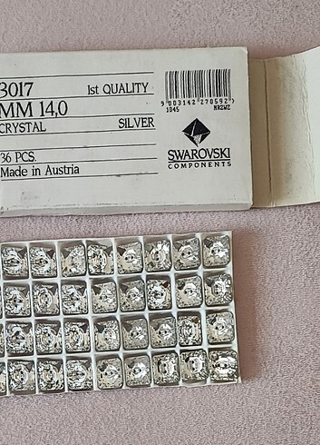 Diğer Silver Crystal Düğme Modeli 