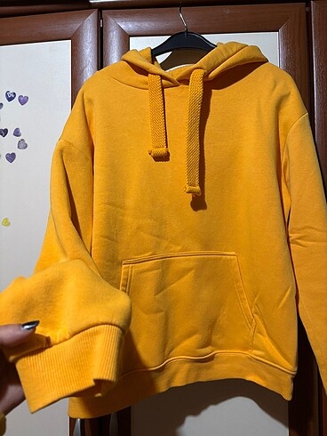 Sarı sweatshirt