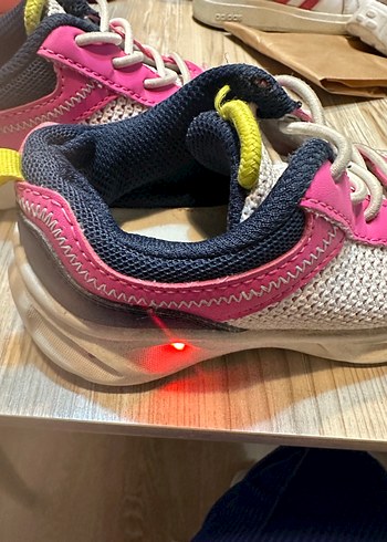 Renkli Bağcıklı ve Cırtcırtlı Kız Spor Ayakkabı