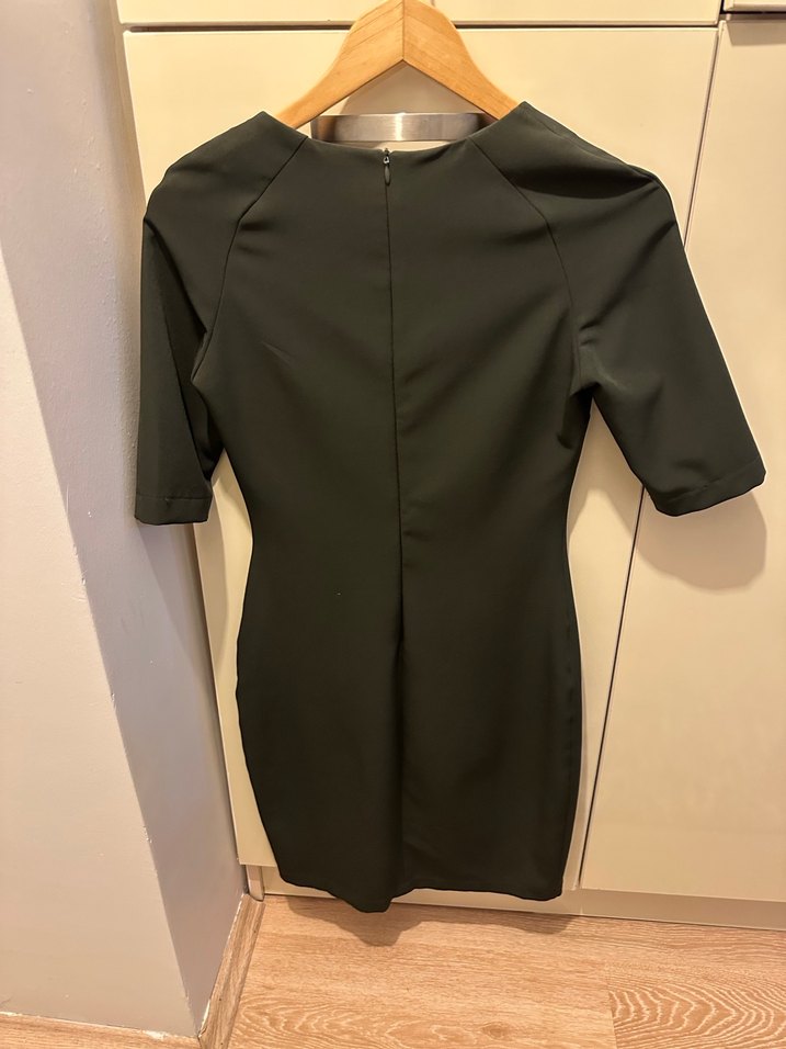 V Yakalı Siyah Ofis Elbisesi - Görsel 3