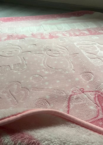 Pembe Desenli Çocuk Battaniyesi - Görsel 3