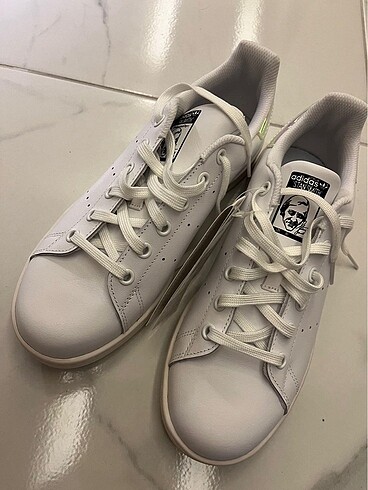 Adidas Stan smith etiketli
