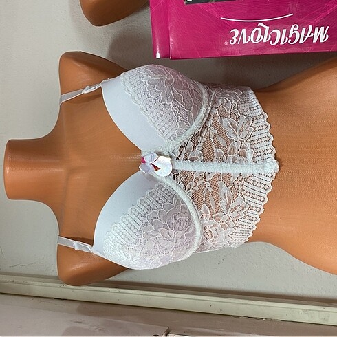 Korse detaylı yarım dolgulu sütyen
