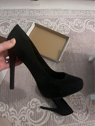 Bershka Nubuk Stiletto Topuklu Ayakkabi