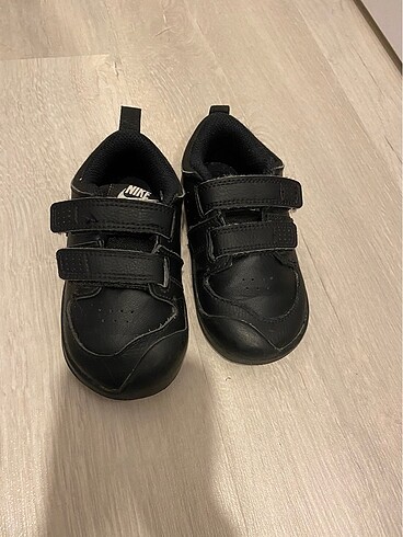 Çocuk spor ayakkabısı