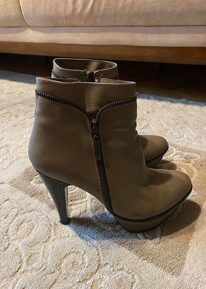 Fermuar detaylı topuklu ayakkabı bot - Görsel 3