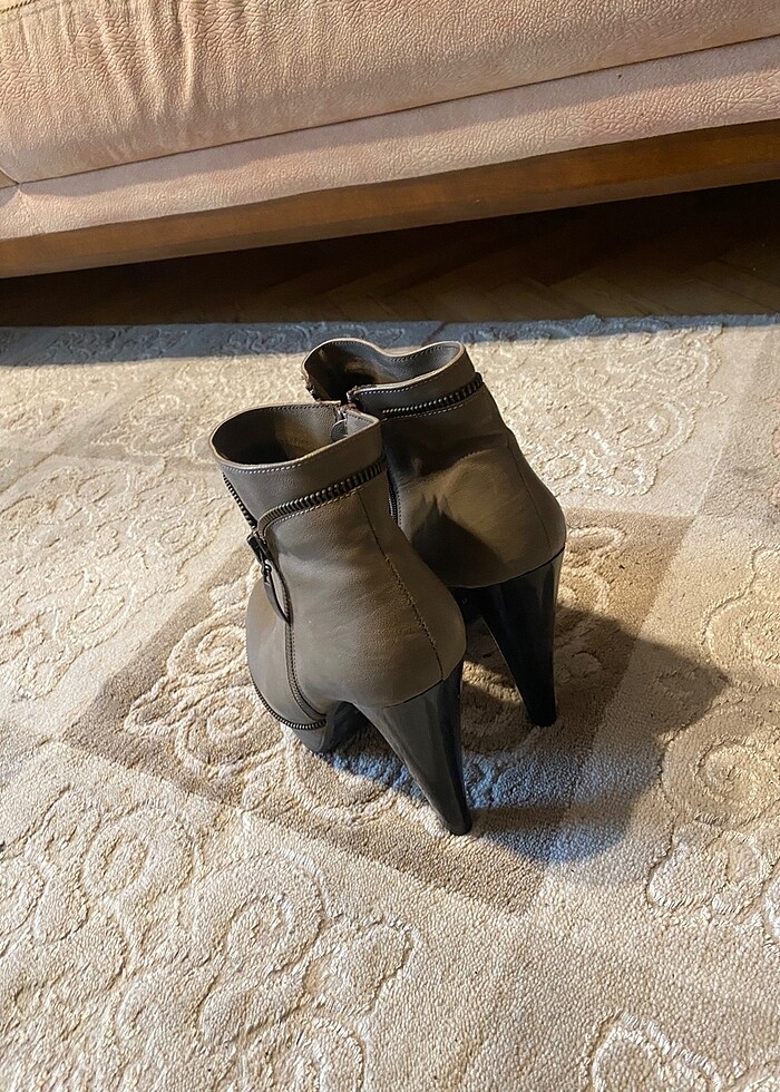 Fermuar detaylı topuklu ayakkabı bot - Görsel 4