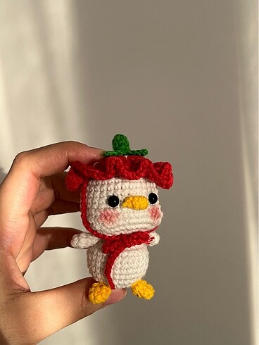 Tasarımcı Çilek ördek amigurumi