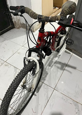 Kırmızı Bisiklet - Görsel 3